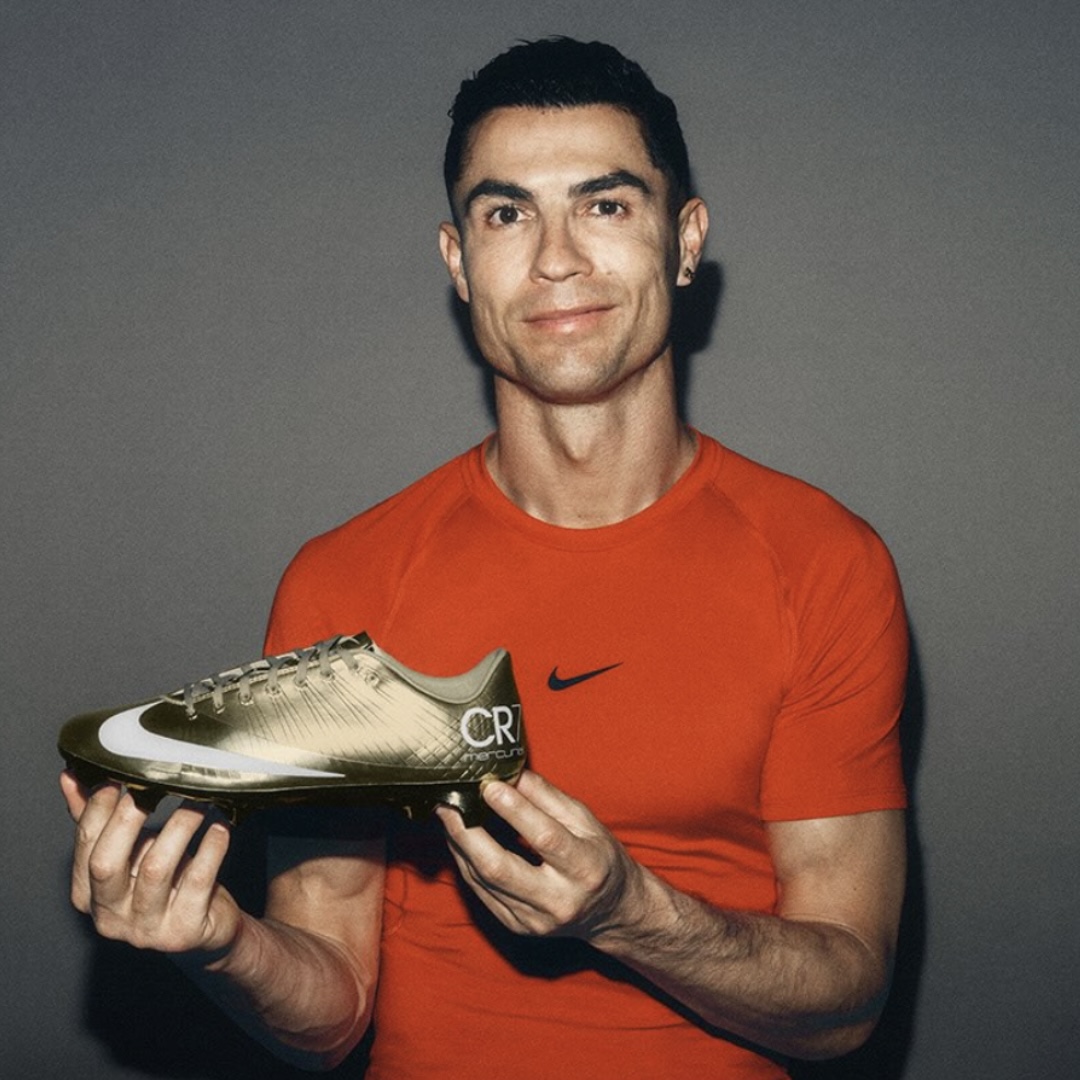Goldener CR7 WM 2026 Fußballschuh